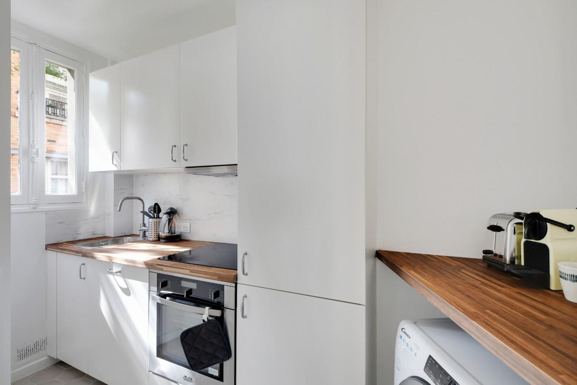 Bright Studio For 2 - Champs-Elysees Париж Екстериор снимка