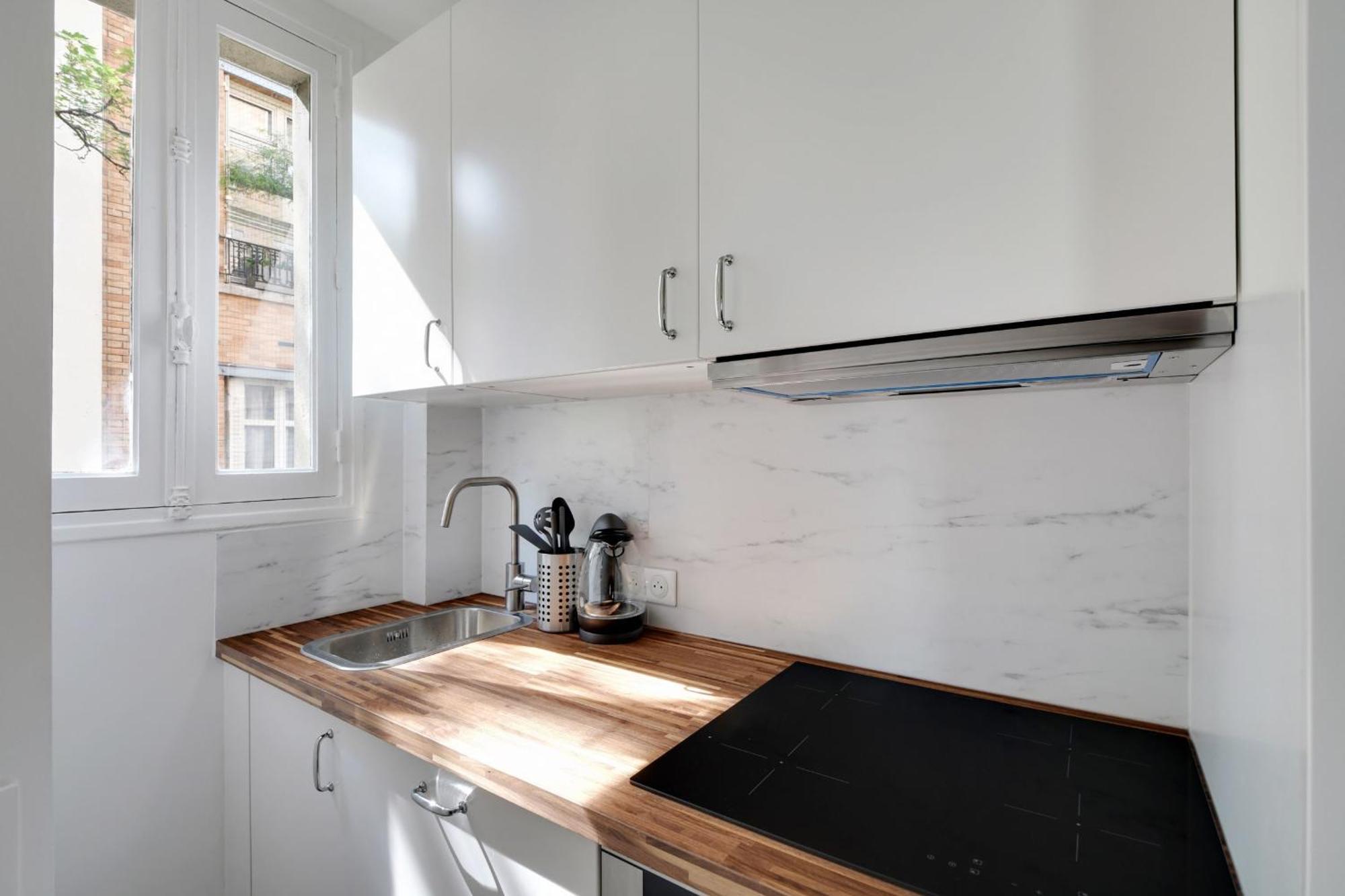 Bright Studio For 2 - Champs-Elysees Париж Екстериор снимка