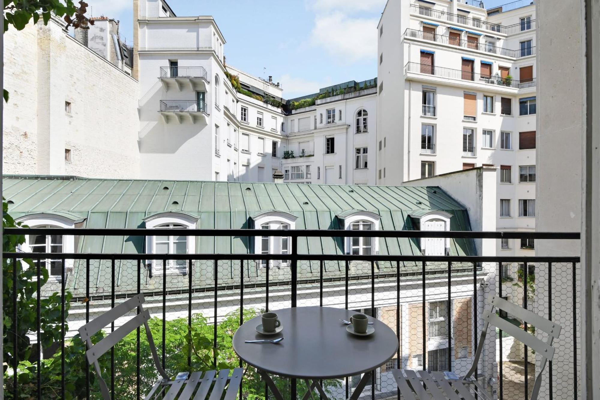 Bright Studio For 2 - Champs-Elysees Париж Екстериор снимка
